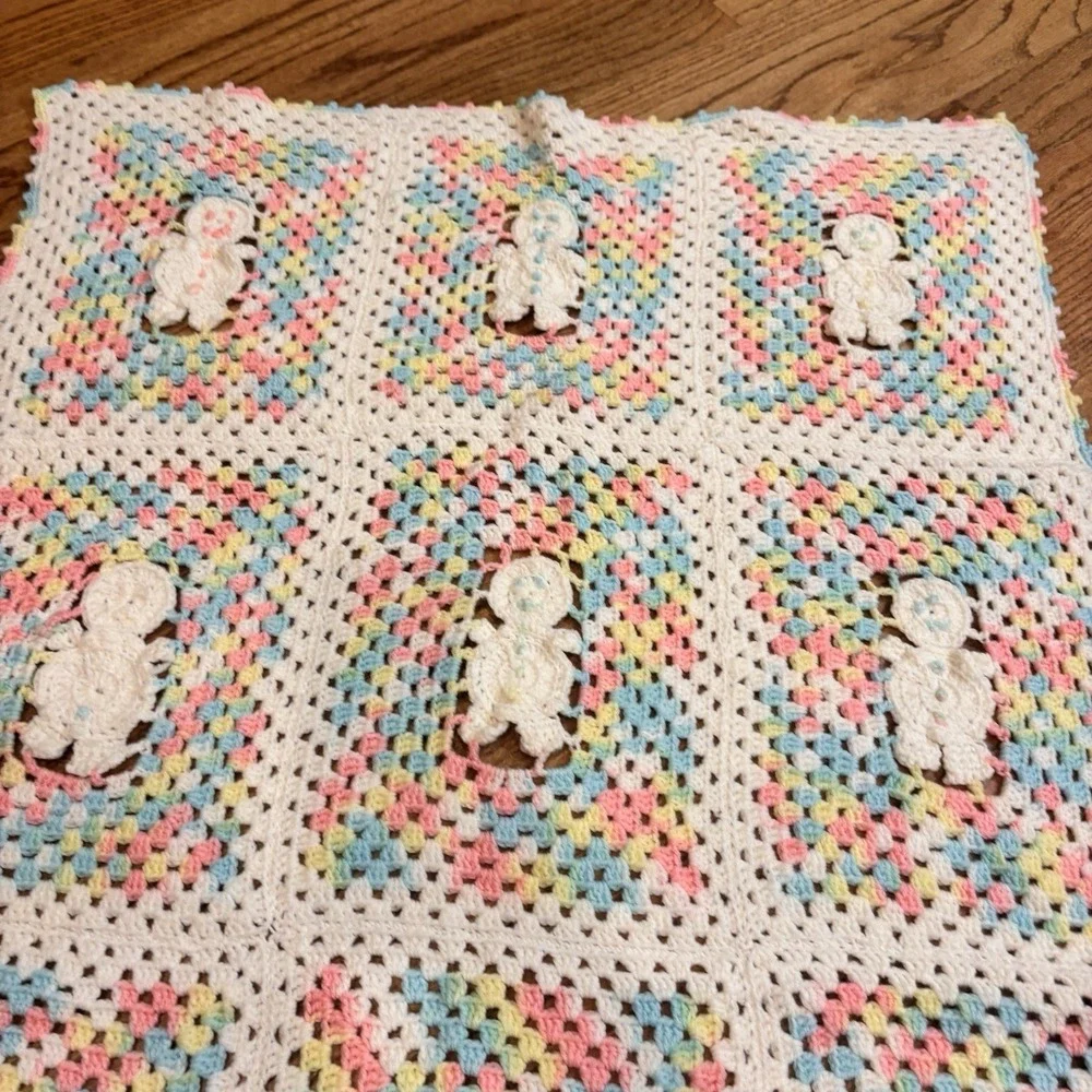 Vintage Crochet Baby Blanket Granny Square Pastel‎ Gingerbread Man Afghan Throw